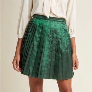 ModCloth Evergreen Sateen Pleated Skirt
